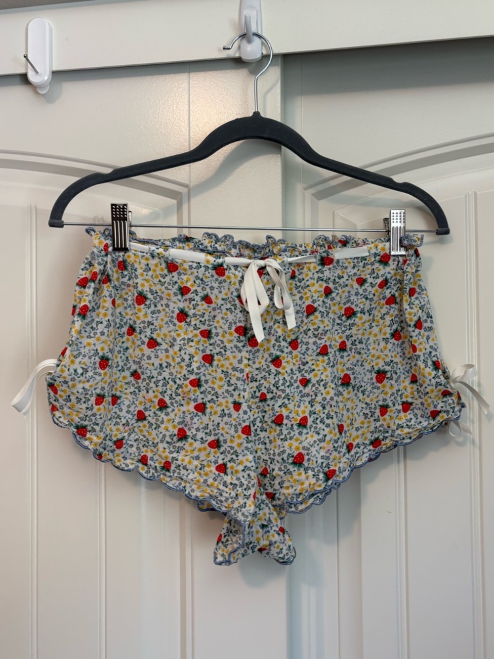 FOR LOVE & LEMONS Strawberry Kiss Crop Top SET in Strawberry size XS - Picture 9 of 10